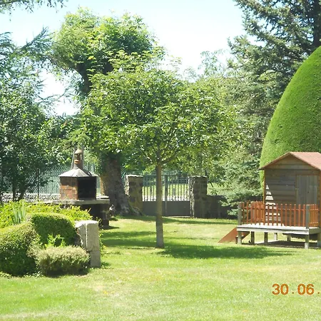 Carrefour De La Randonnee, Sud Auvergne Holiday home *