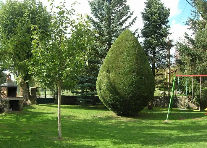 Holiday home Carrefour De La Randonnee, Sud Auvergne *