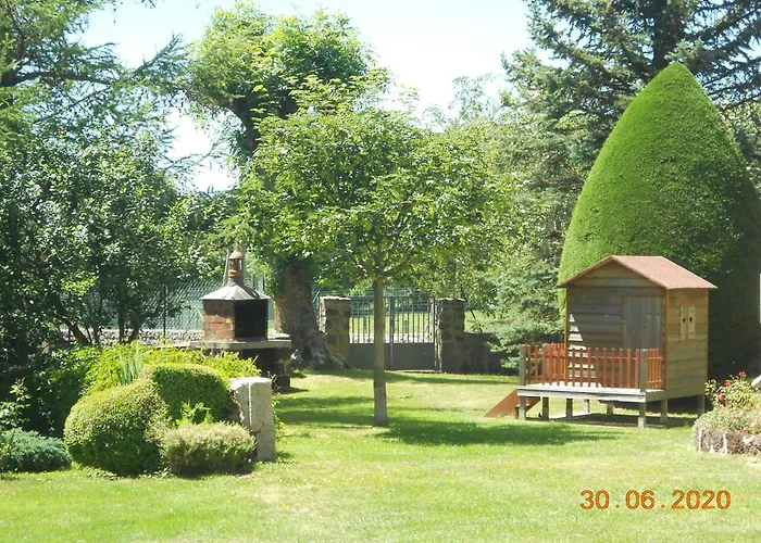 Carrefour De La Randonnee, Sud Auvergne Holiday home *